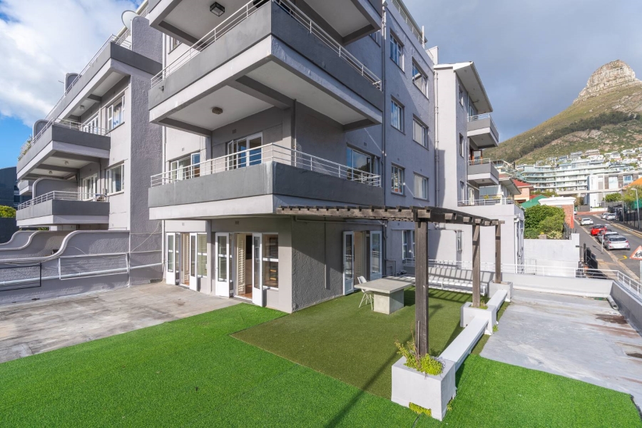 To Let 2 Bedroom Property for Rent in Sea Point Western Cape